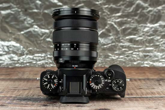 Một trong những lợi thế lớn nhất của FUJIFILM XF 16-80mm f/4 chính là khẩu độ tối đa cố định f/4