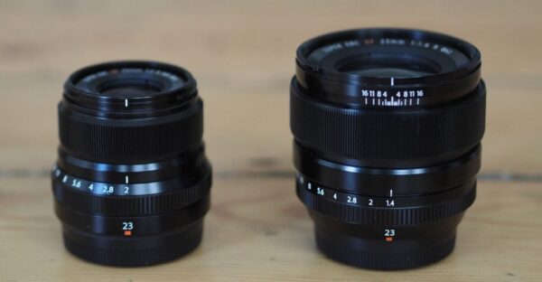 Fujifilm XF 23mm f/2 R WR sở hữu thiết kế hoàn toàn bằng kim loại