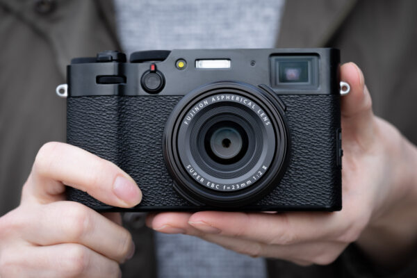 Fujifilm X100V: Định nghĩa lại tiêu chuẩn